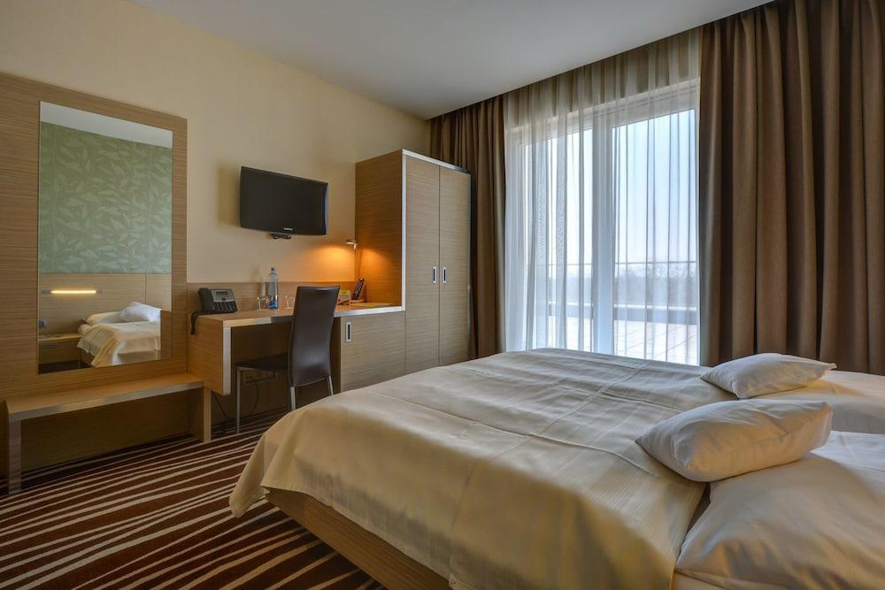 Hotel Ponteo - Activity Park Bratislava Dış mekan fotoğraf