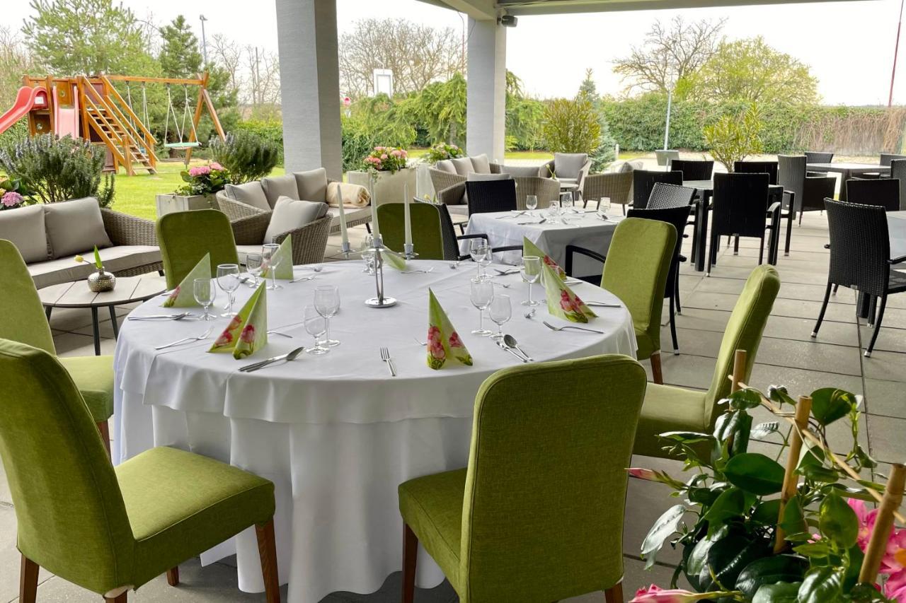 Hotel Ponteo - Activity Park Bratislava Dış mekan fotoğraf