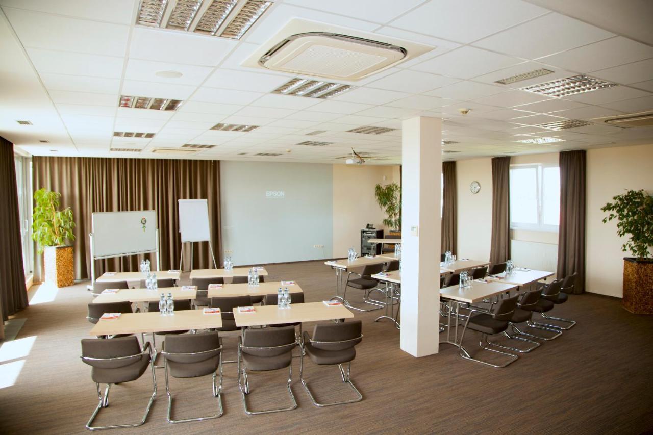 Hotel Ponteo - Activity Park Bratislava Dış mekan fotoğraf