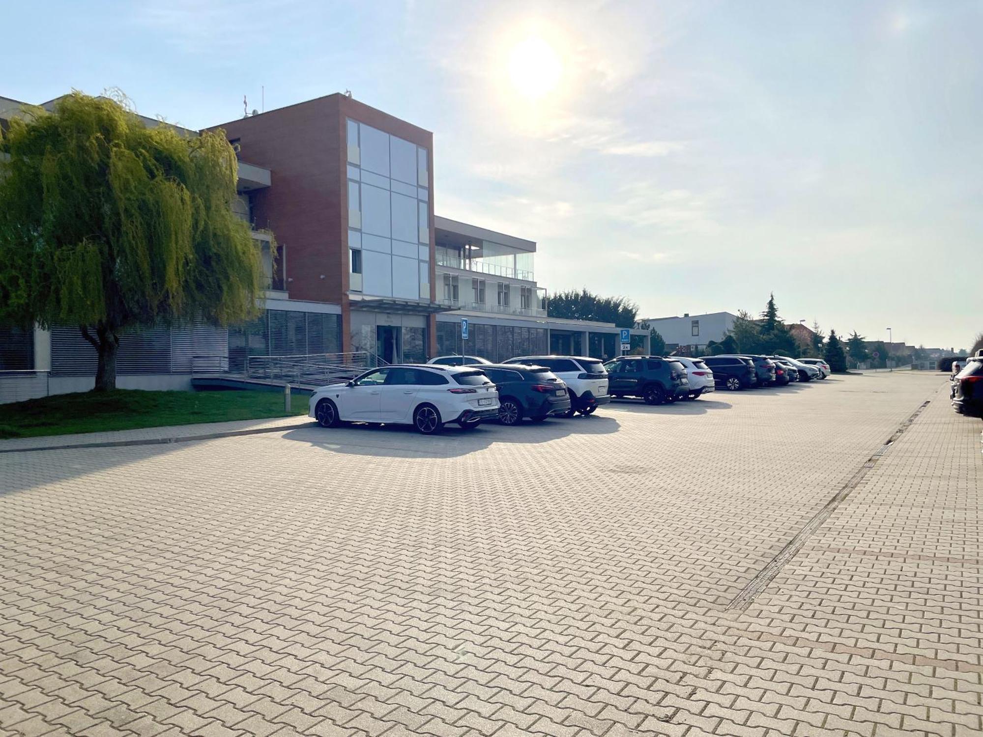 Hotel Ponteo - Activity Park Bratislava Dış mekan fotoğraf