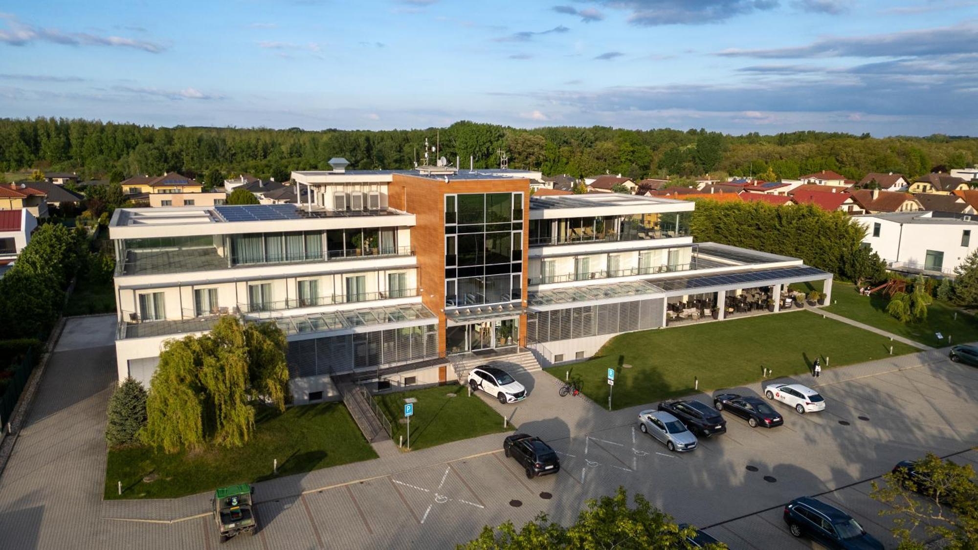 Hotel Ponteo - Activity Park Bratislava Dış mekan fotoğraf