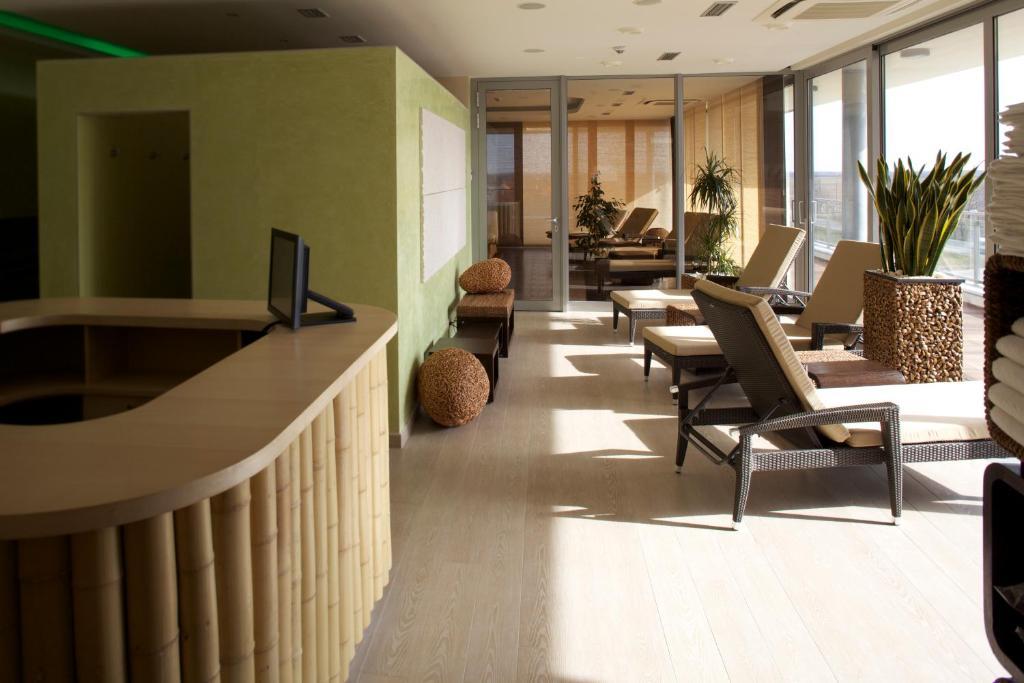 Hotel Ponteo - Activity Park Bratislava Dış mekan fotoğraf
